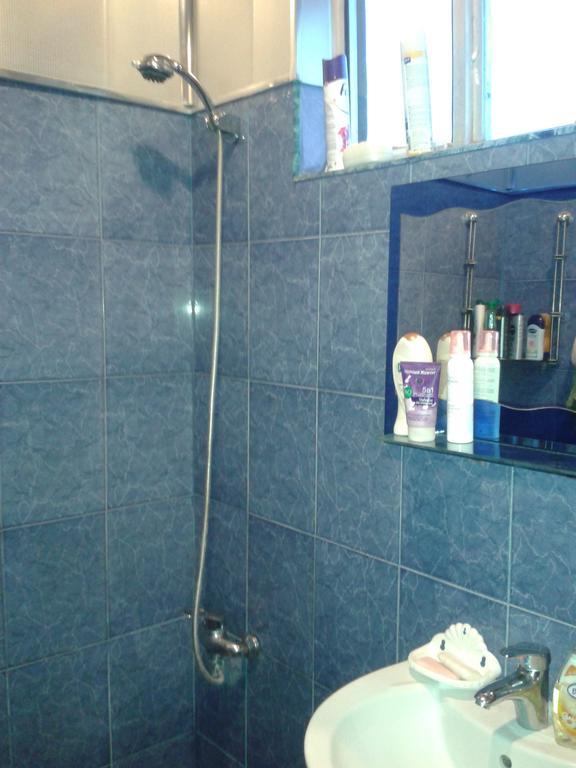 Homestay Izolda Batumi Esterno foto