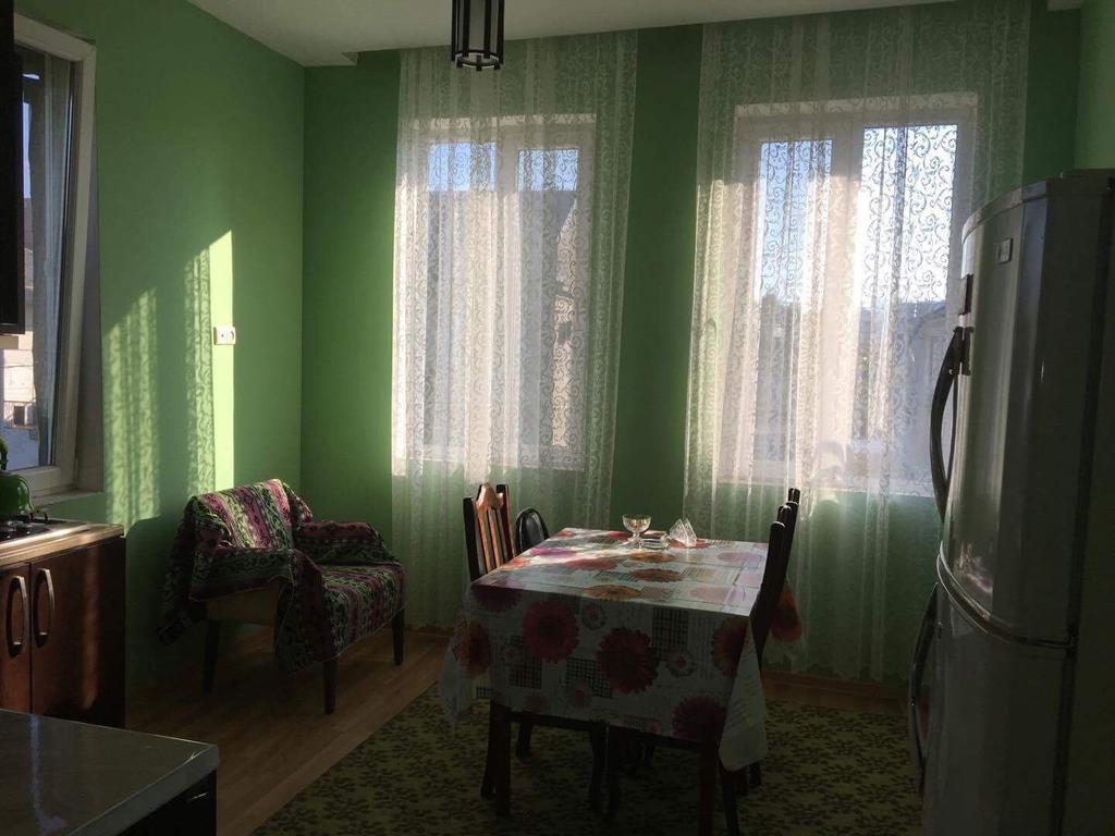 Homestay Izolda Batumi Esterno foto