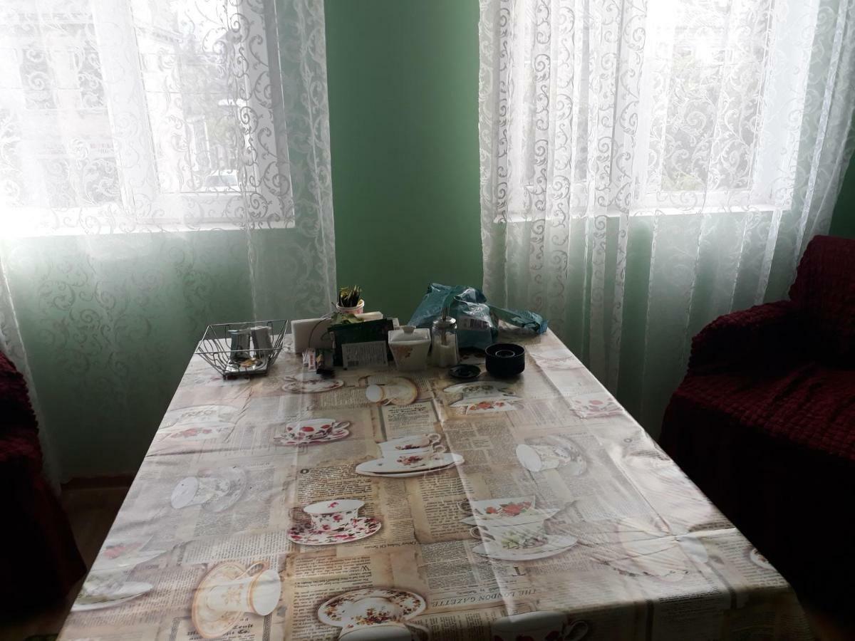 Homestay Izolda Batumi Esterno foto